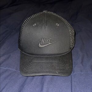 Nike Classic Black Mesh Cap